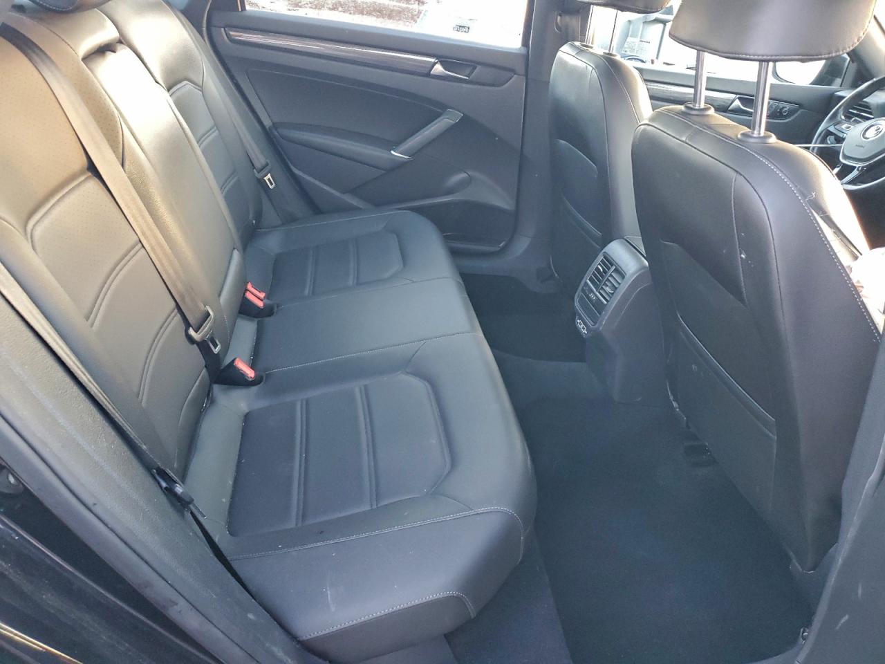 VOLKSWAGEN PASSAT R-Line 2021