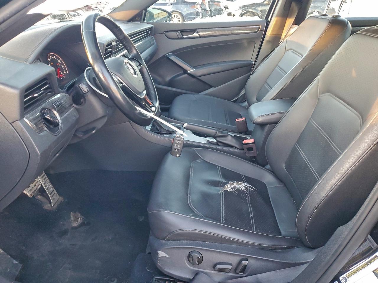 VOLKSWAGEN PASSAT R-Line 2021