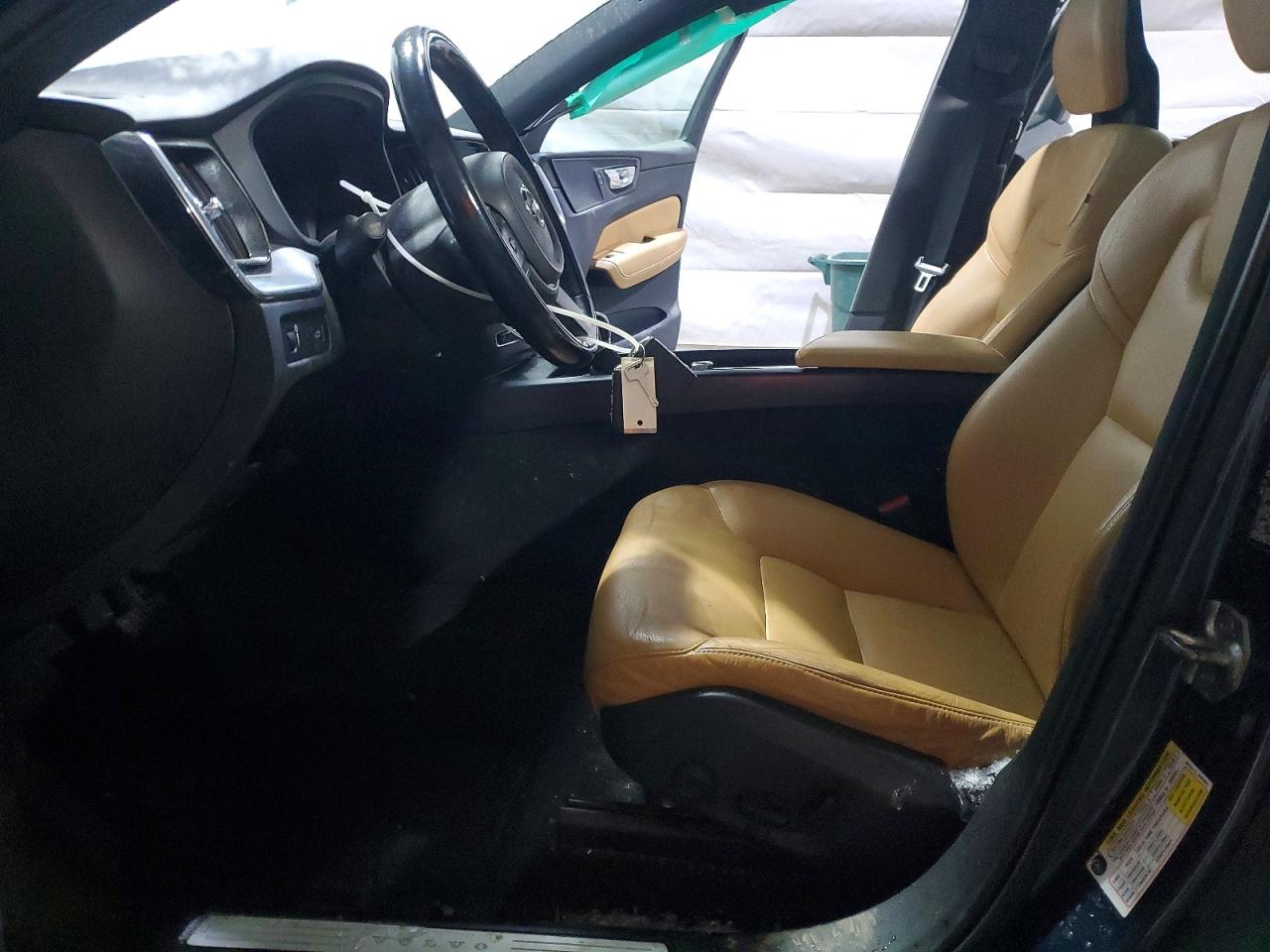 VOLVO XC60 T5 MOMENTUM 2018