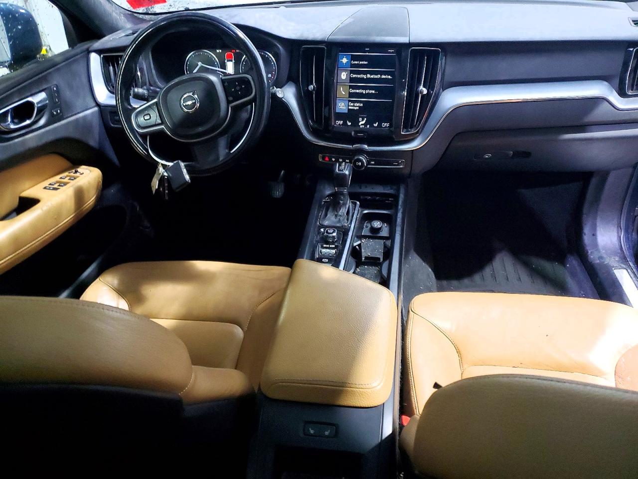 VOLVO XC60 T5 MOMENTUM 2018