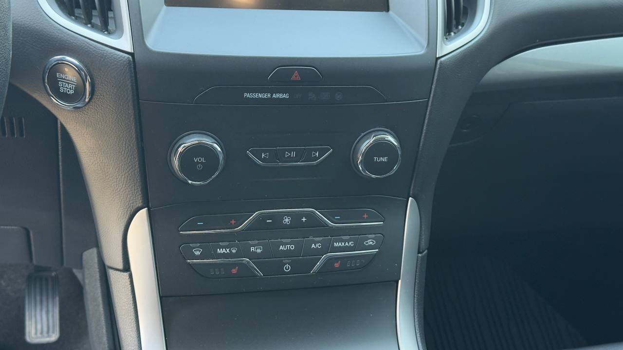 FORD EDGE SEL 2019