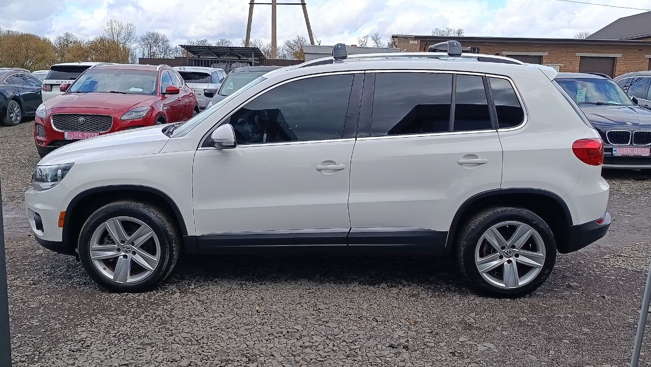 VOLKSWAGEN TIGUAN SE 2012