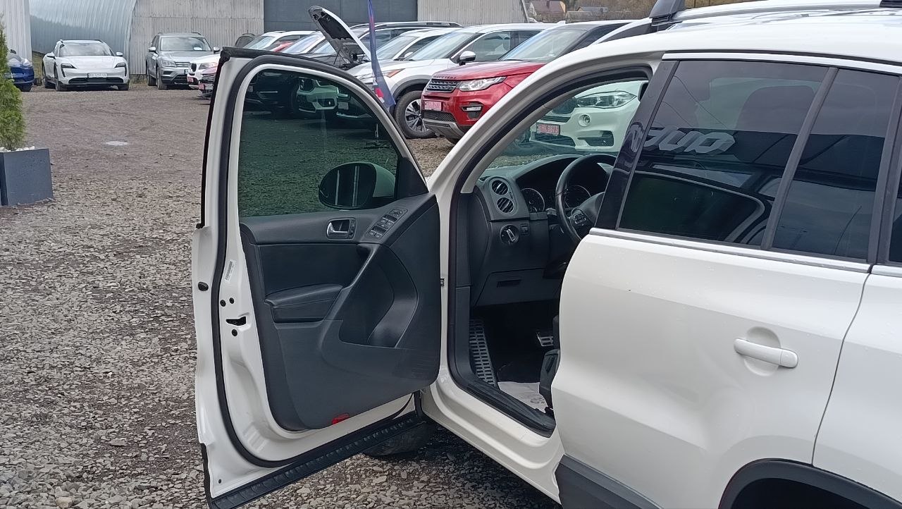 VOLKSWAGEN TIGUAN SE 2012