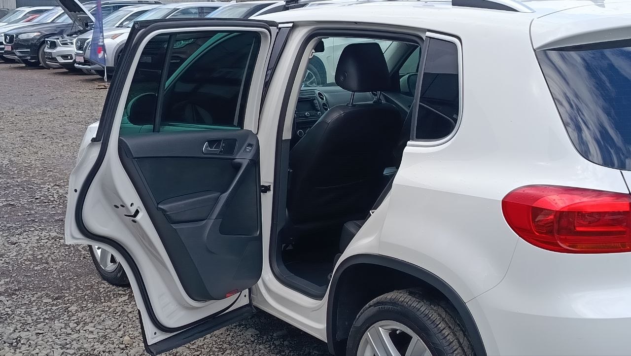 VOLKSWAGEN TIGUAN SE 2012