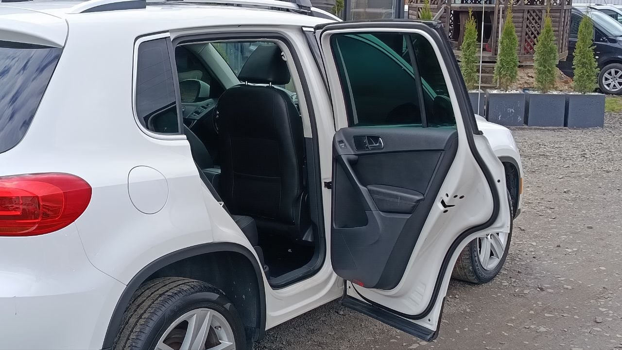 VOLKSWAGEN TIGUAN SE 2012