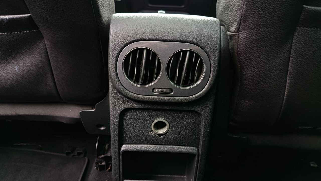 VOLKSWAGEN TIGUAN SE 2012