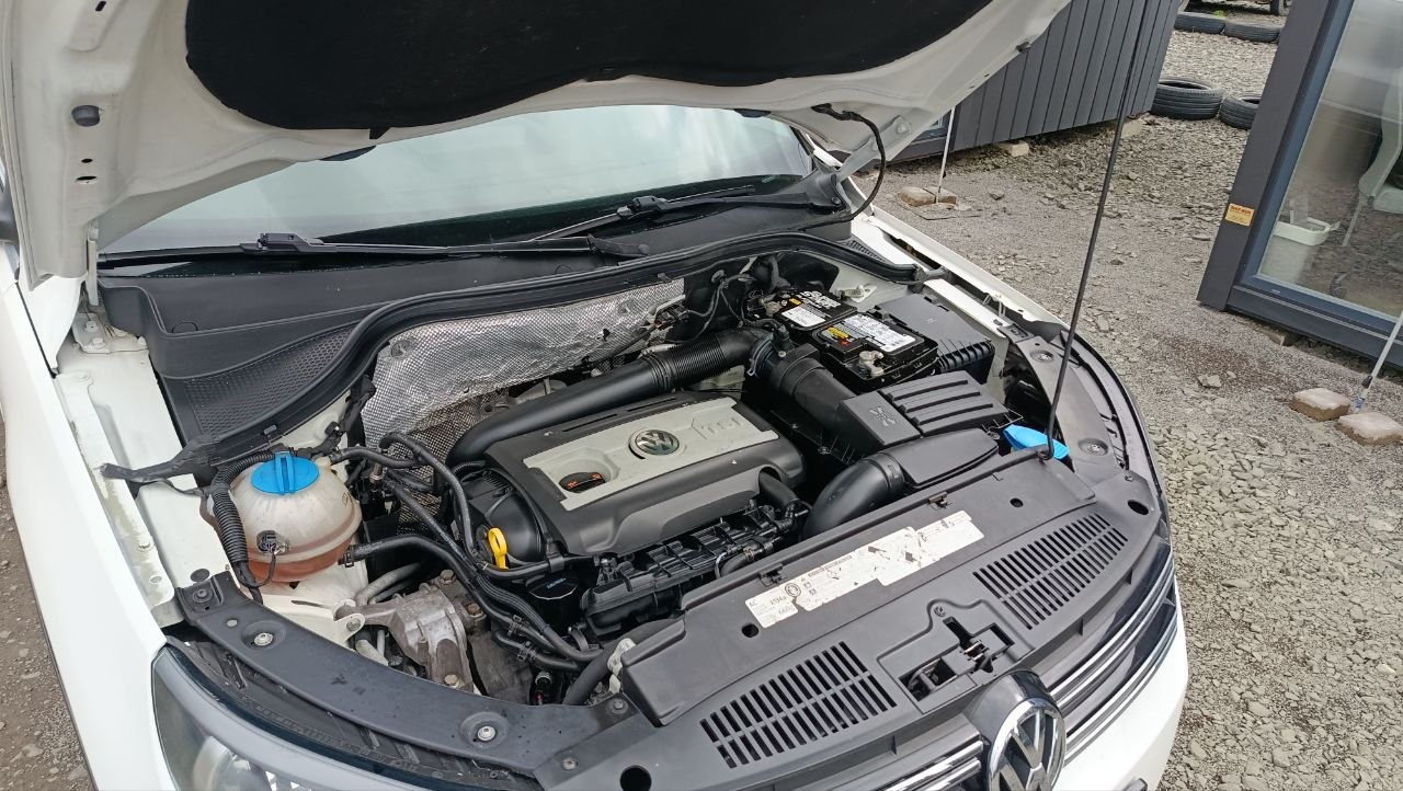 VOLKSWAGEN TIGUAN SE 2012