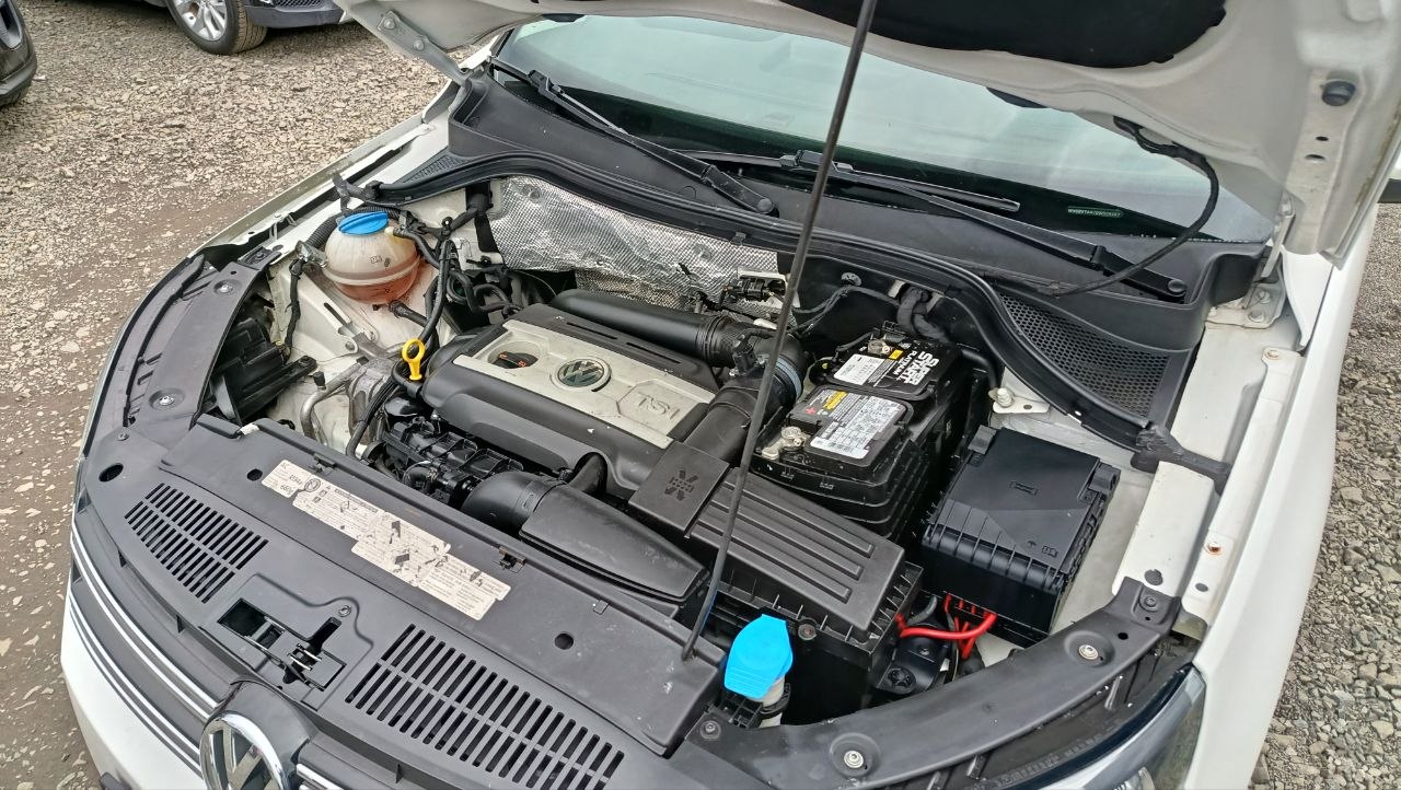 VOLKSWAGEN TIGUAN SE 2012