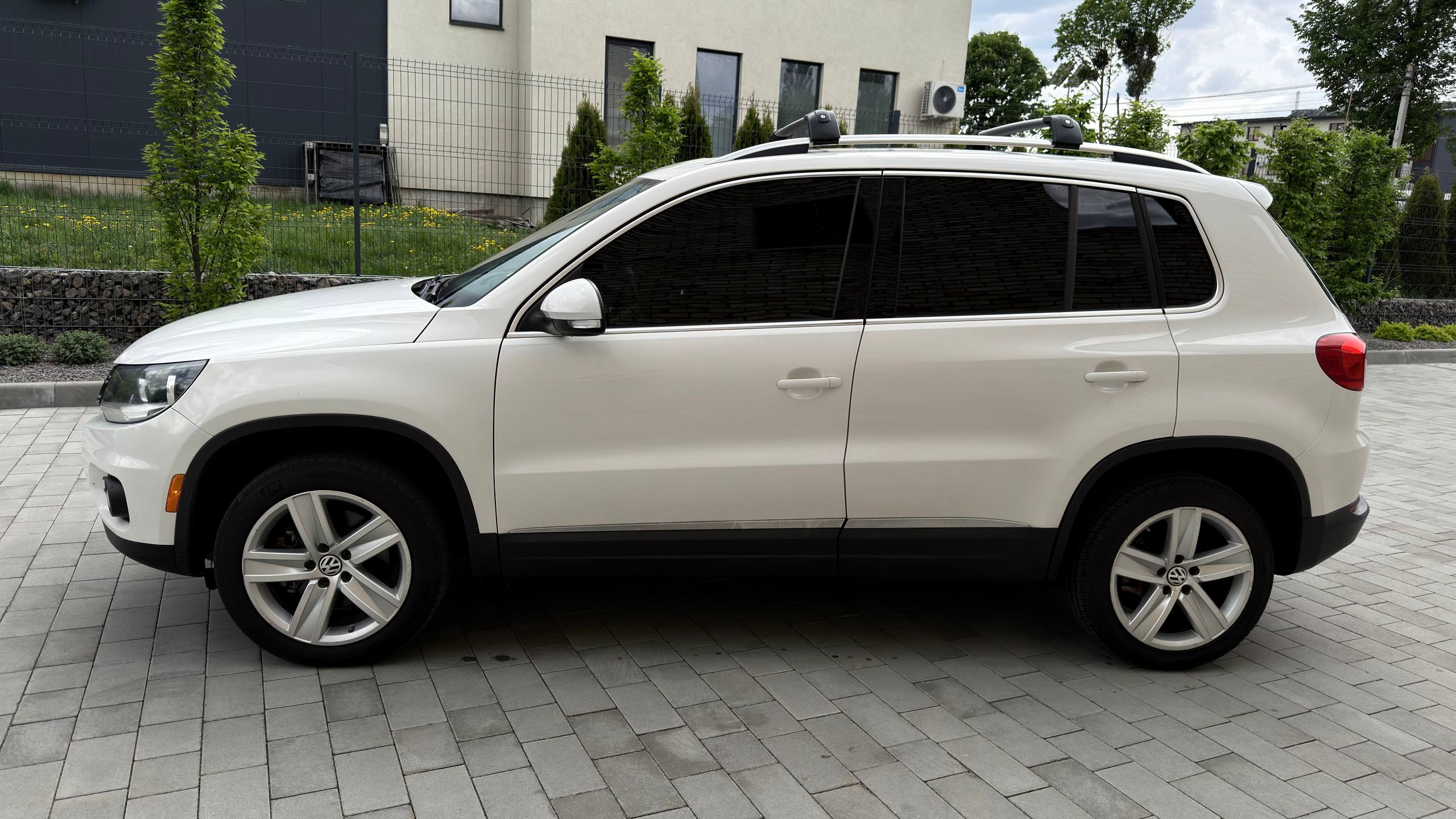 VOLKSWAGEN TIGUAN SE 2012