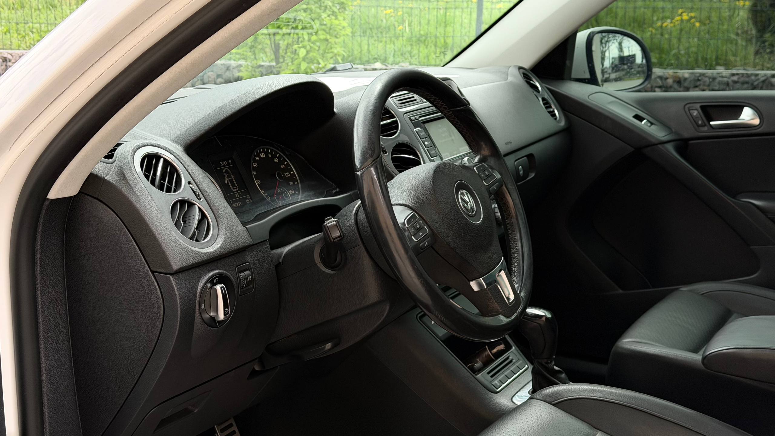 VOLKSWAGEN TIGUAN SE 2012