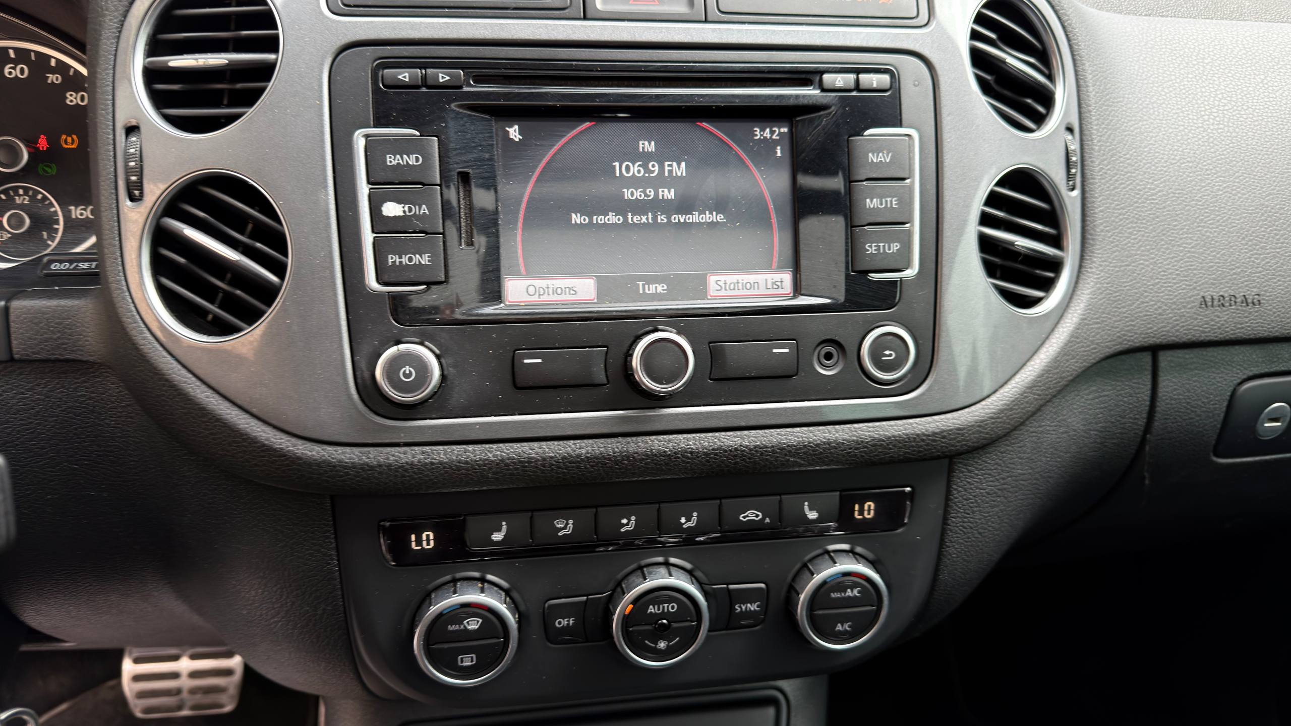VOLKSWAGEN TIGUAN SE 2012