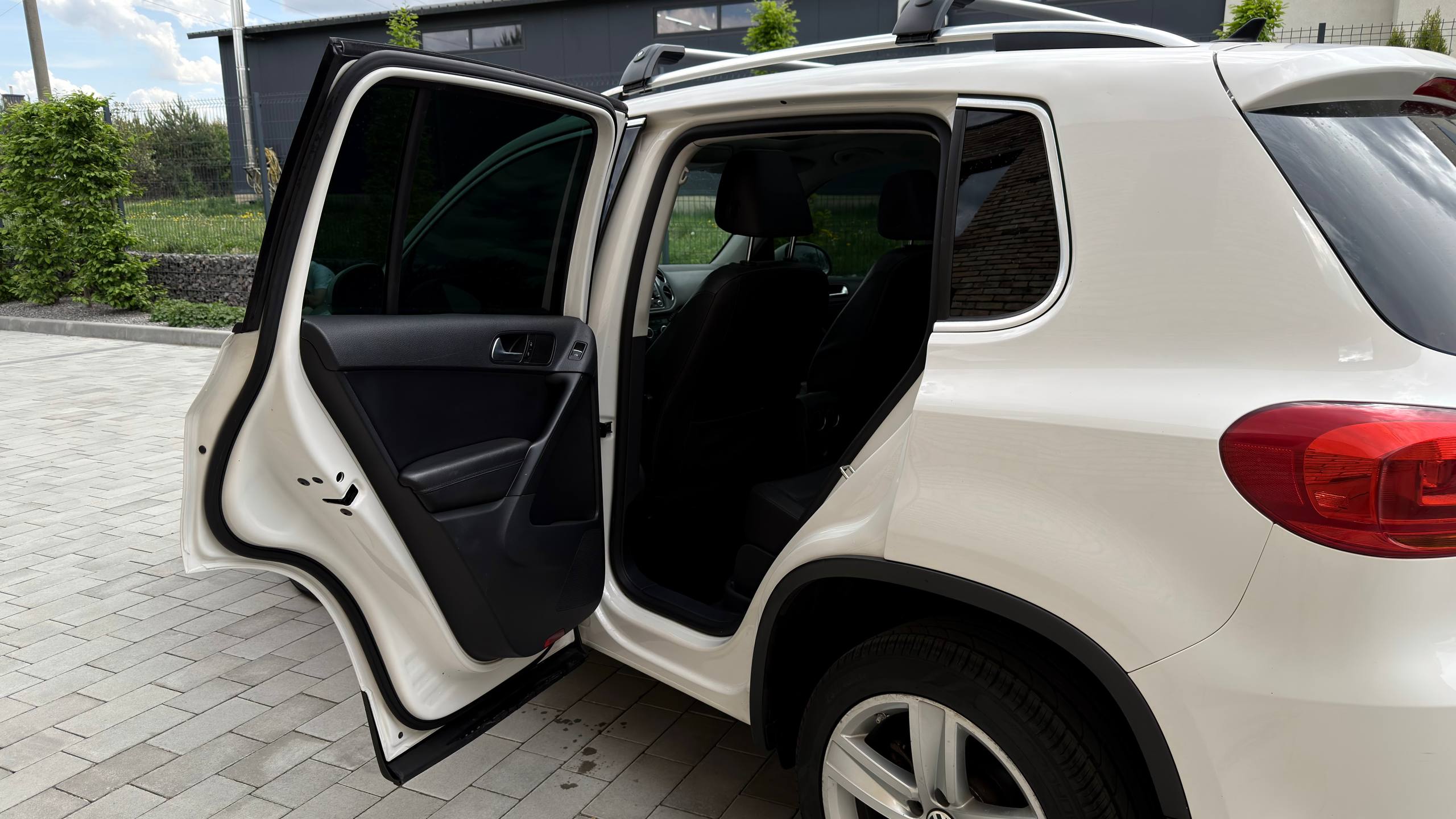 VOLKSWAGEN TIGUAN SE 2012