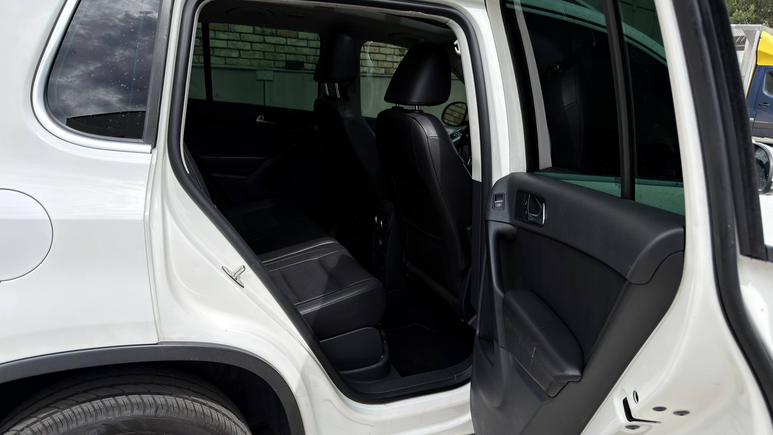 VOLKSWAGEN TIGUAN SE 2012