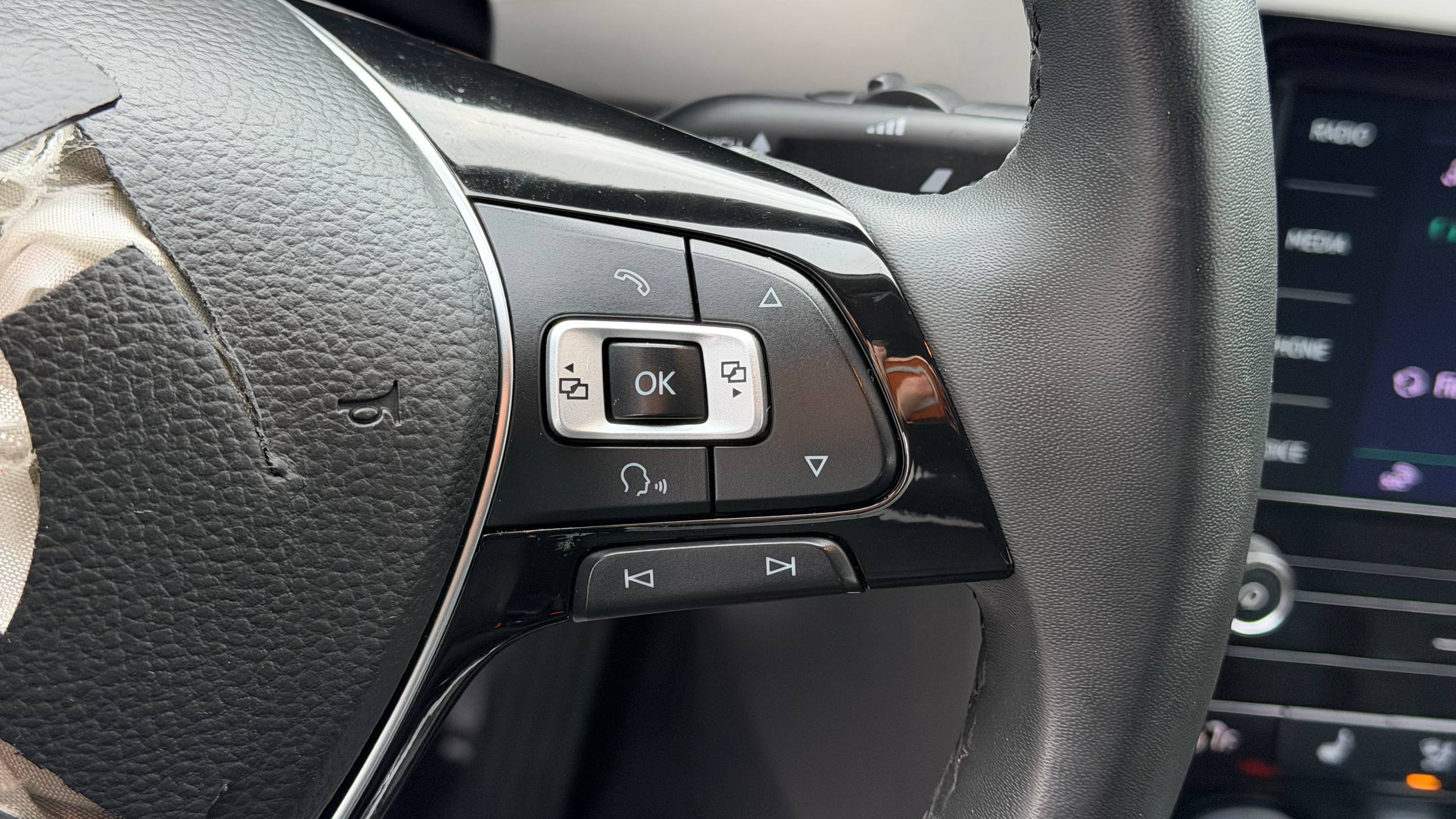 VOLKSWAGEN PASSAT SE 2021