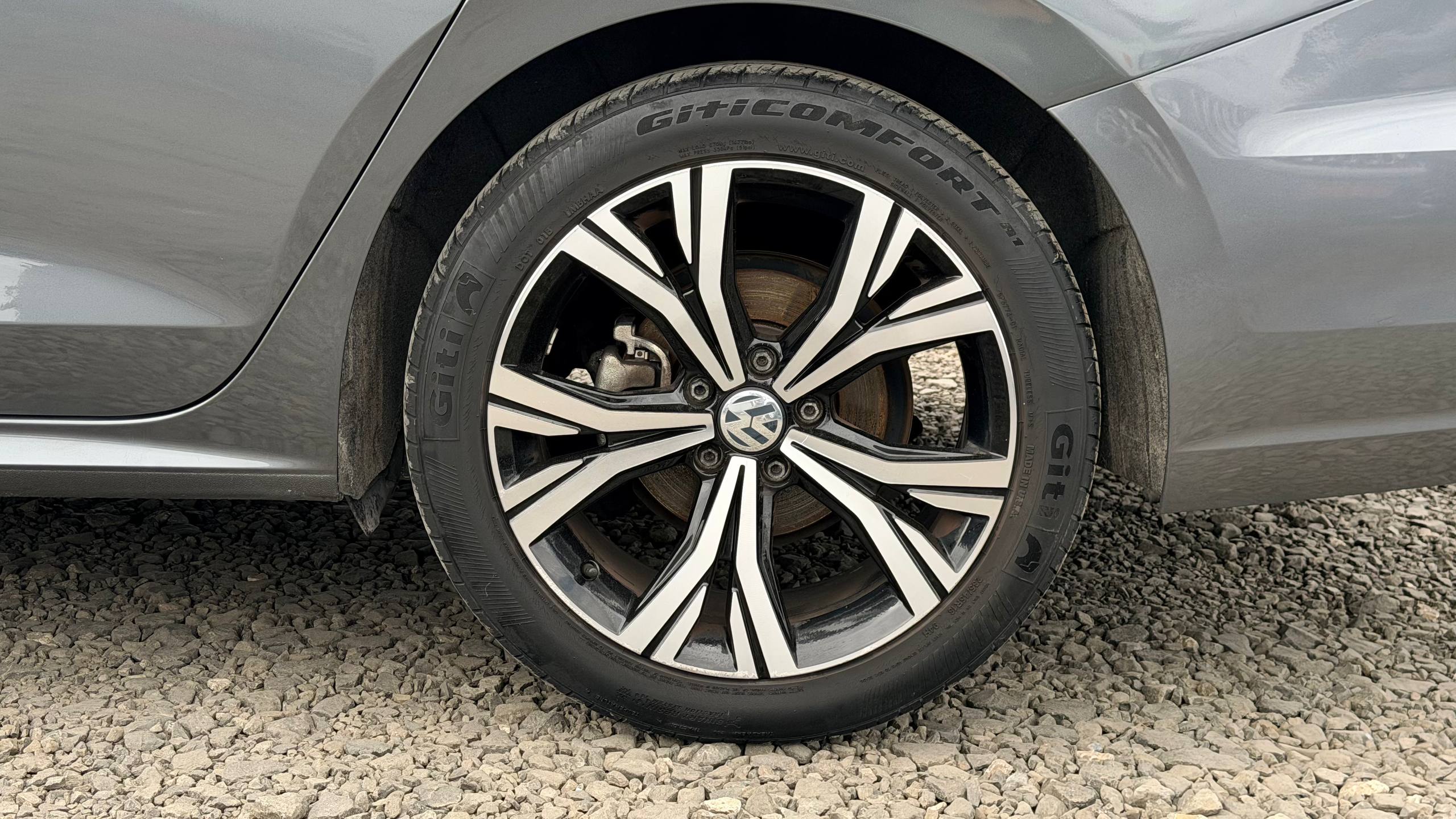 VOLKSWAGEN PASSAT SE 2021