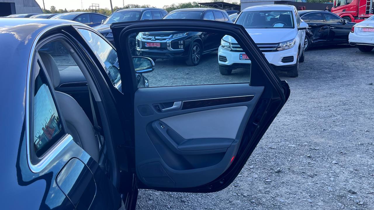AUDI A4 PREMIUM PLUS 2012
