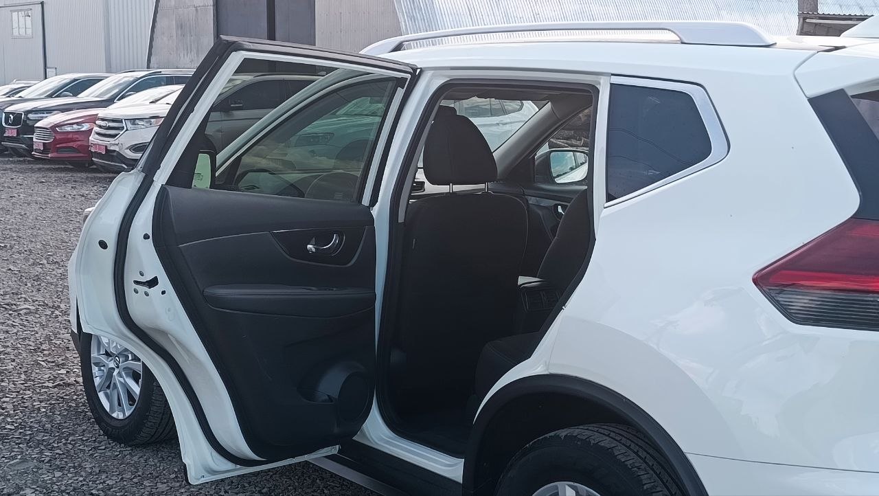 NISSAN ROGUE SV 2018