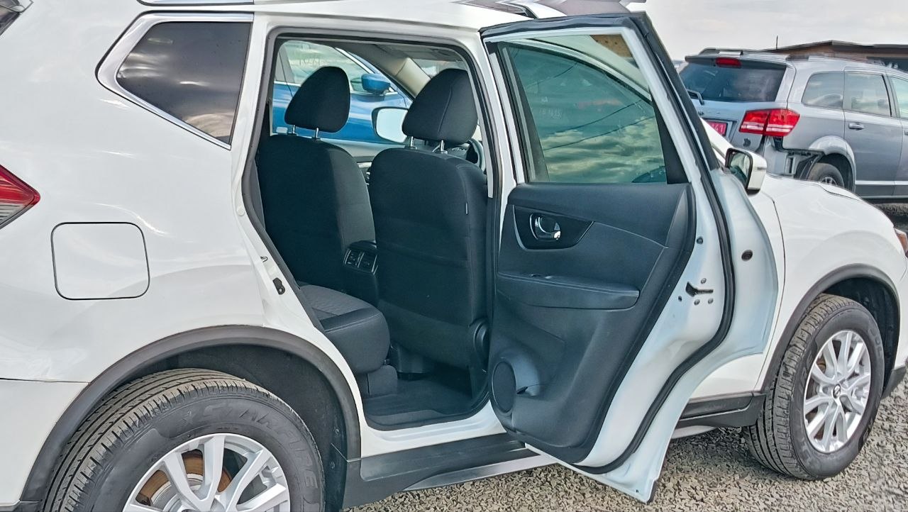 NISSAN ROGUE SV 2018