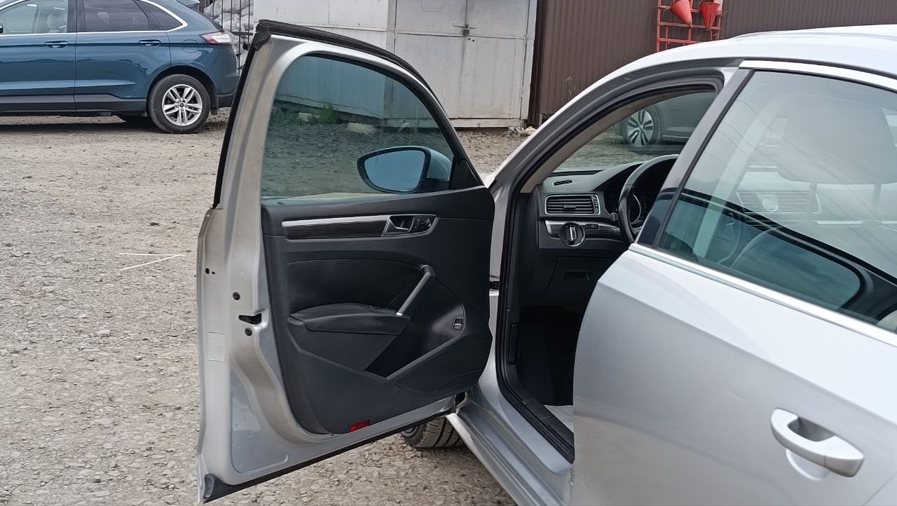VOLKSWAGEN PASSAT SE 2016