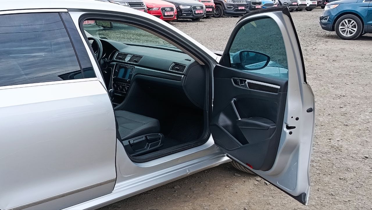 VOLKSWAGEN PASSAT SE 2016