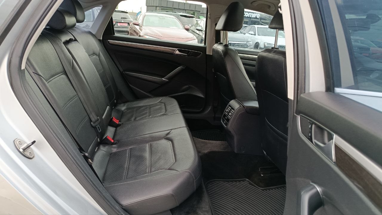 VOLKSWAGEN PASSAT SE 2016