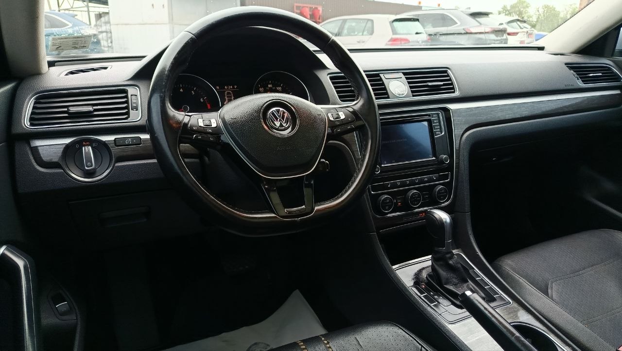 VOLKSWAGEN PASSAT SE 2016