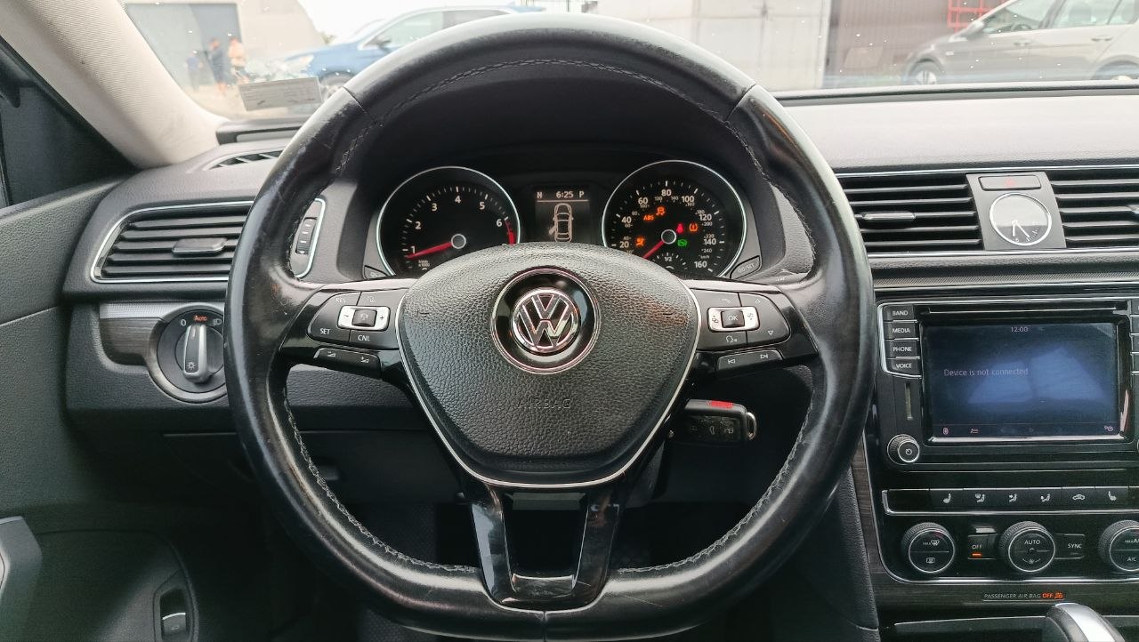 VOLKSWAGEN PASSAT SE 2016