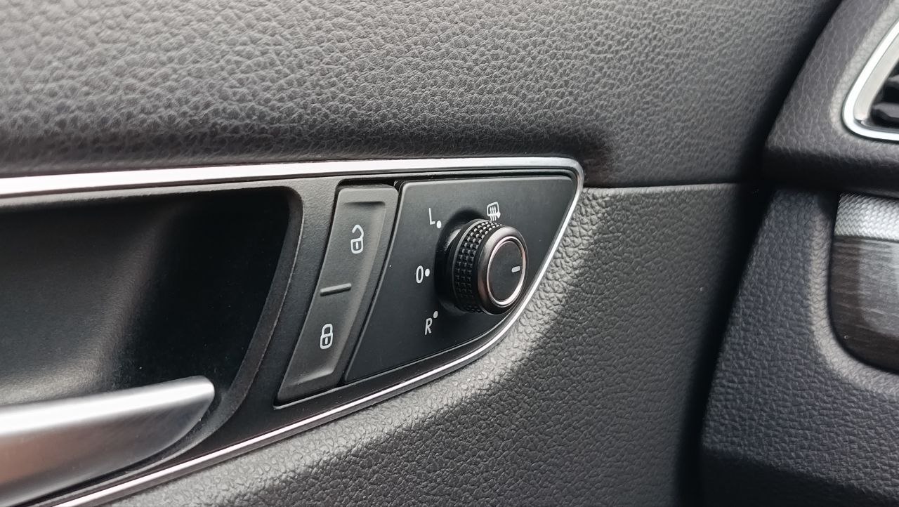 VOLKSWAGEN PASSAT SE 2016