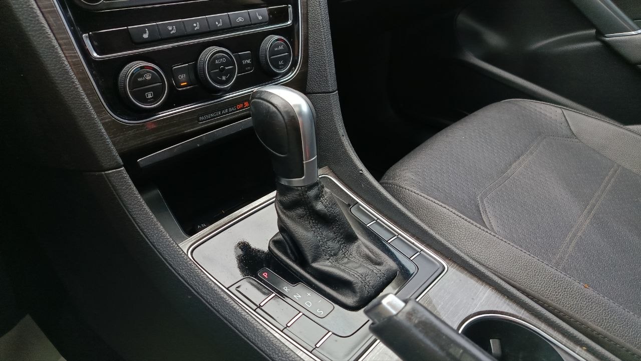 VOLKSWAGEN PASSAT SE 2016