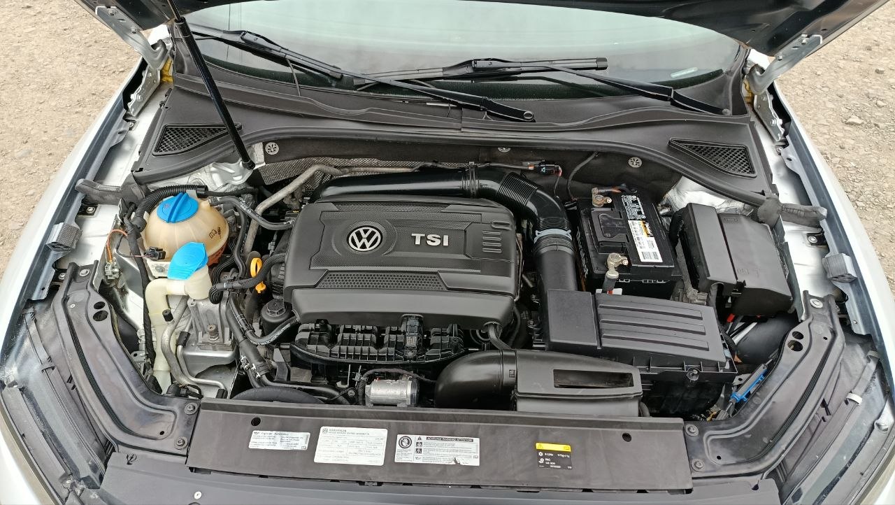 VOLKSWAGEN PASSAT SE 2016