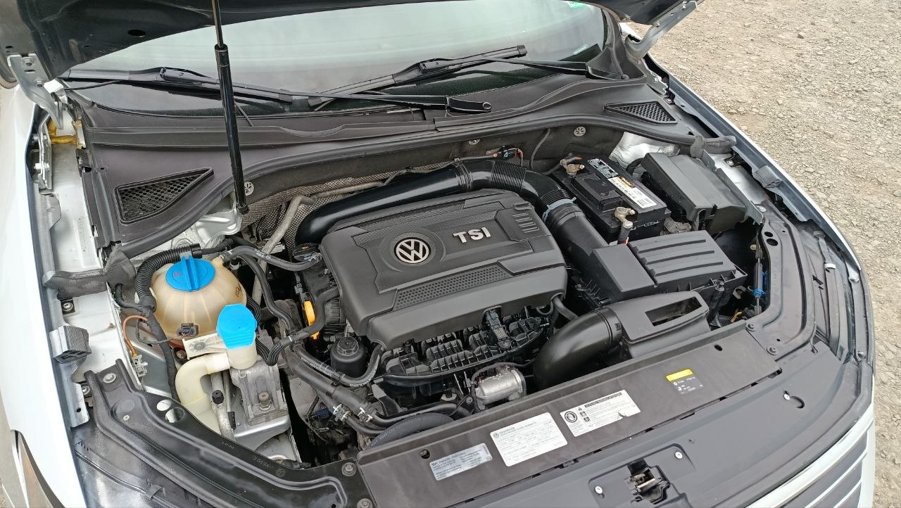 VOLKSWAGEN PASSAT SE 2016