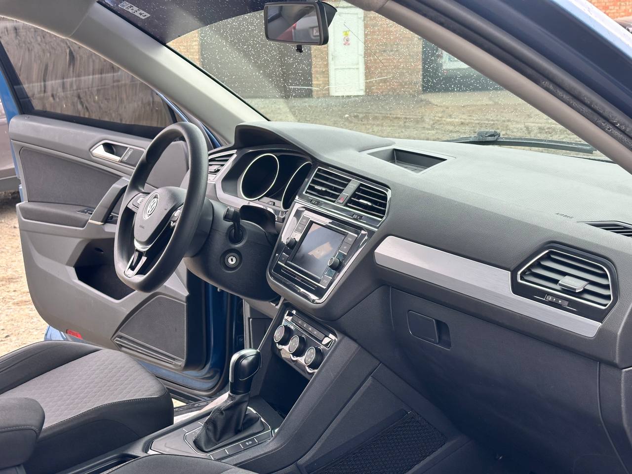 VOLKSWAGEN TIGUAN S 2017