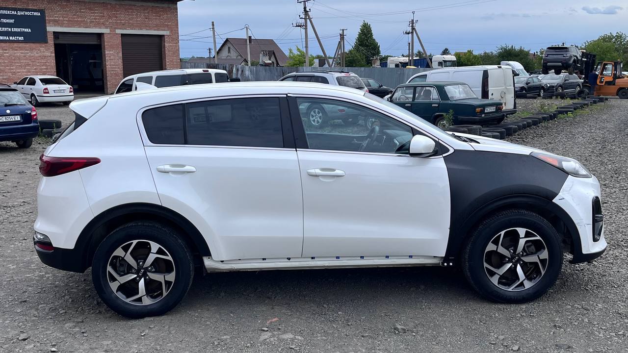 KIA SPORTAGE LX 2020