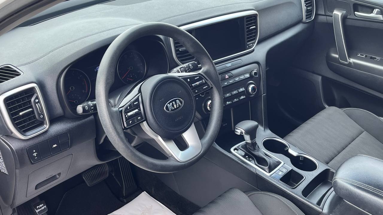 KIA SPORTAGE LX 2020