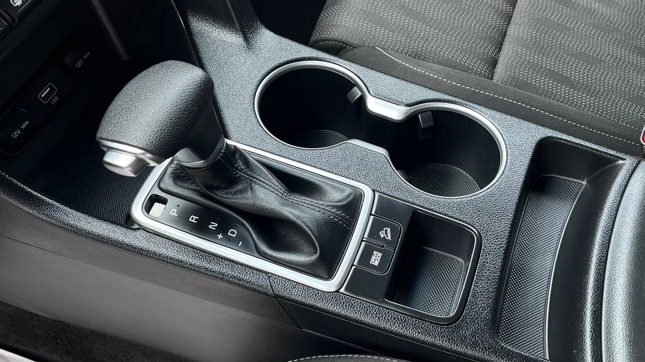 KIA SPORTAGE LX 2020