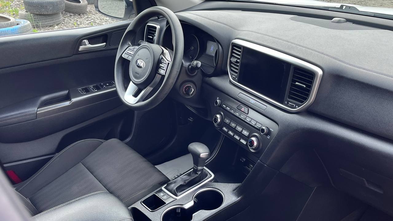 KIA SPORTAGE LX 2020
