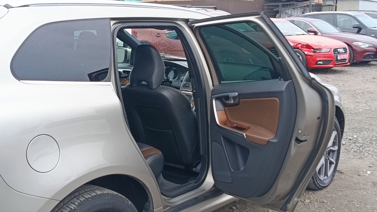 VOLVO XC60 T5 DRIVE-E PREMIER 2015