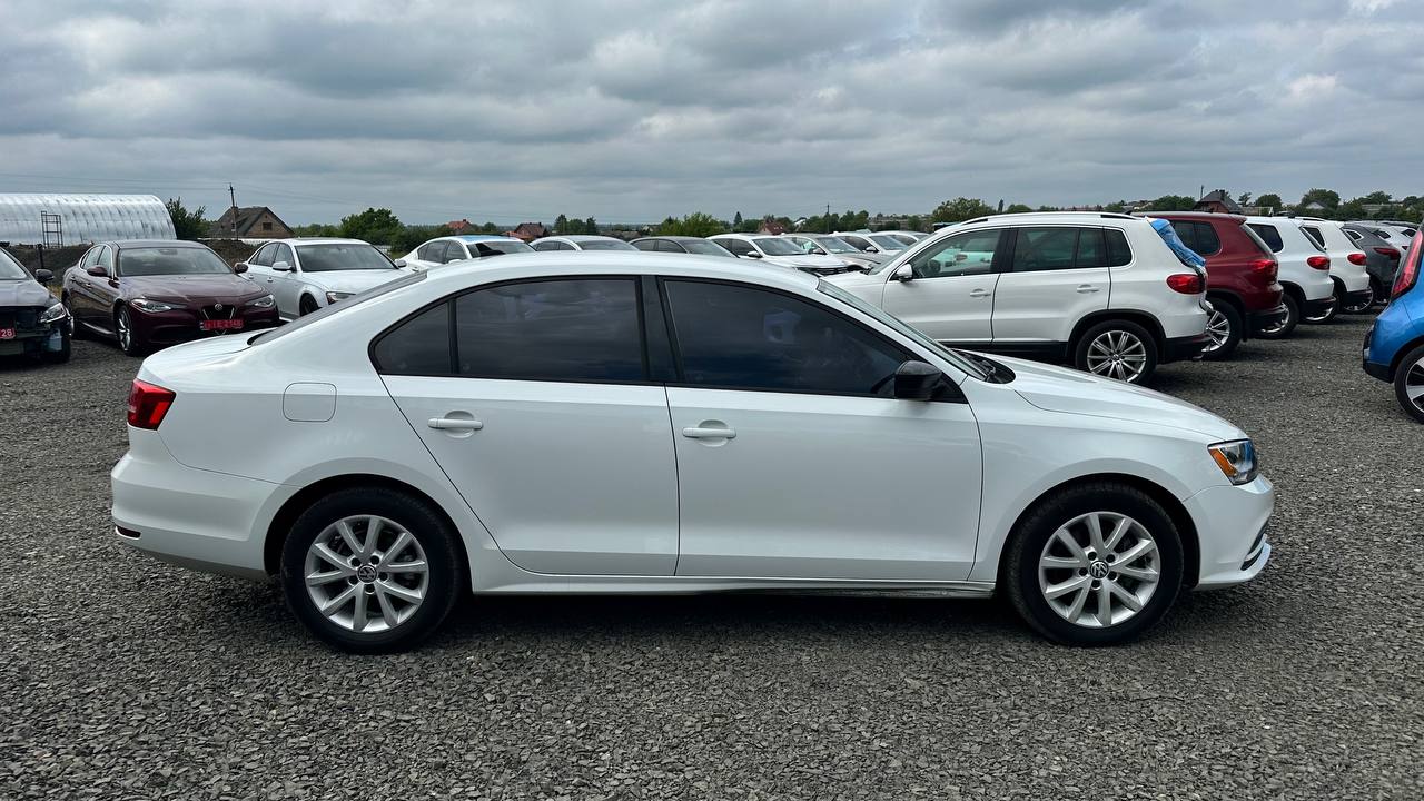 VOLKSWAGEN JETTA SE 2014