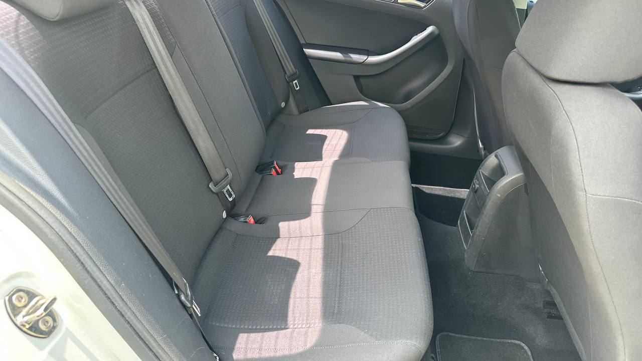 VOLKSWAGEN JETTA SE 2014
