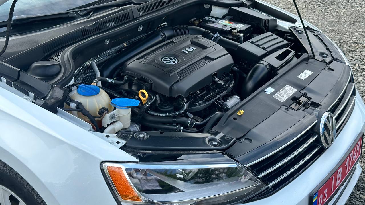 VOLKSWAGEN JETTA SE 2014