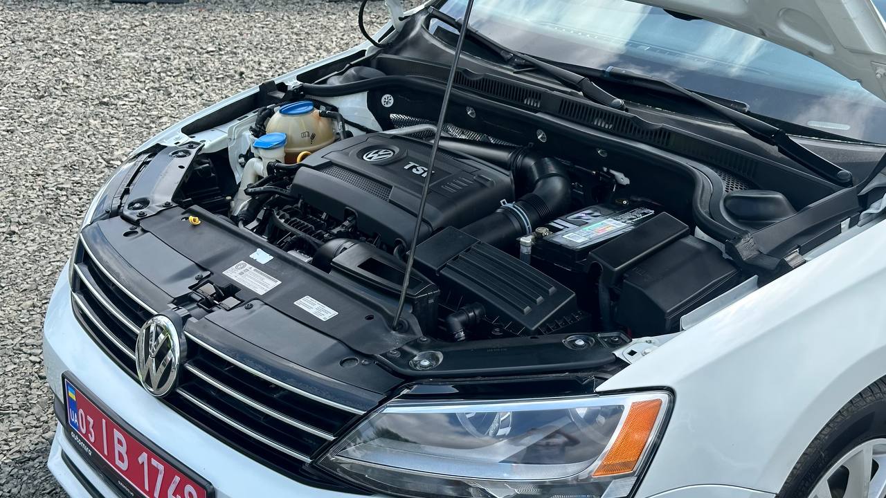 VOLKSWAGEN JETTA SE 2014
