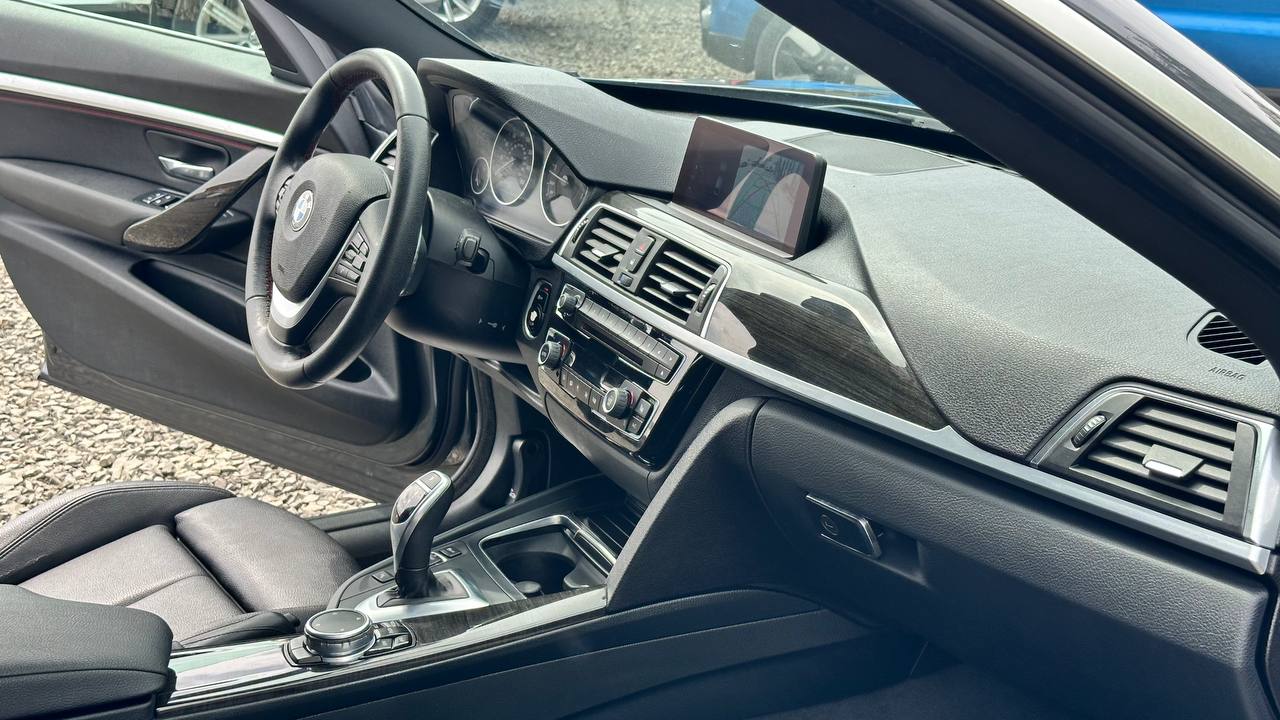 BMW 330 XIGT 2016