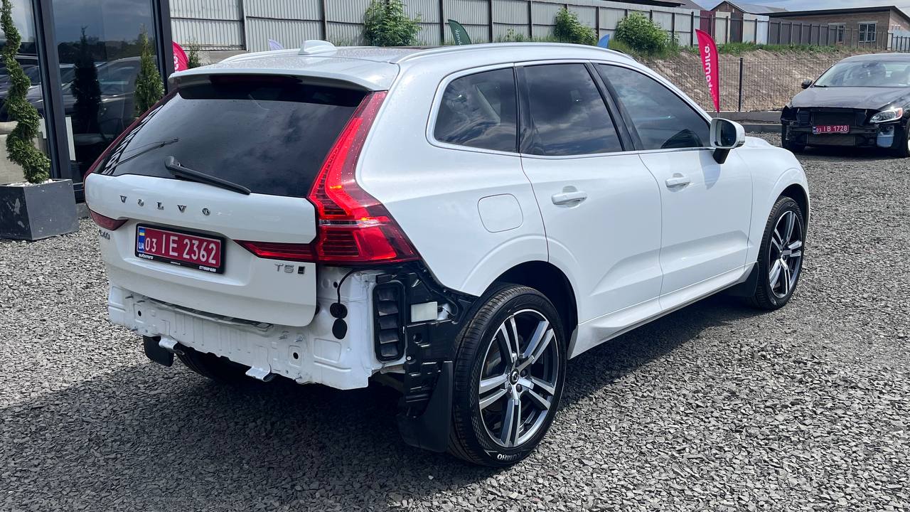 VOLVO XC60 T5 MOMENTUM 2017