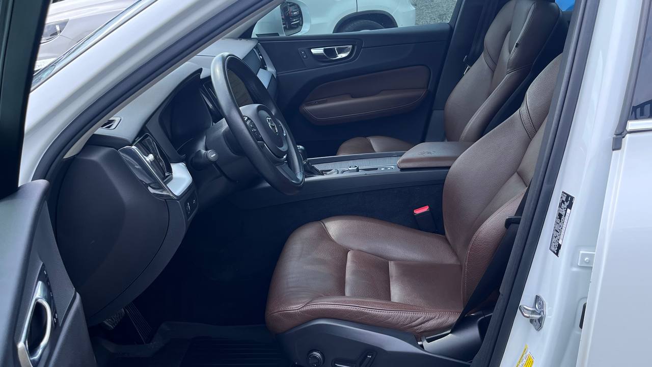VOLVO XC60 T5 MOMENTUM 2017