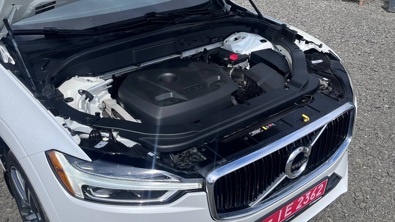 VOLVO XC60 T5 MOMENTUM 2017