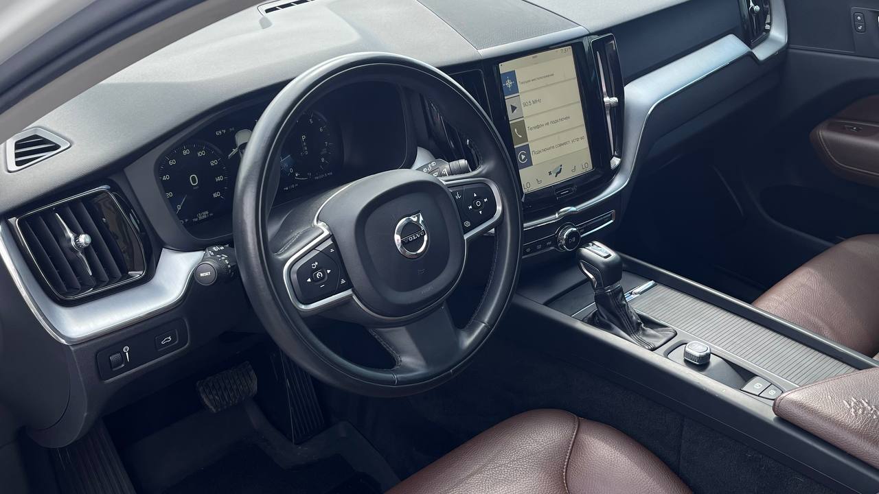 VOLVO XC60 T5 MOMENTUM 2017