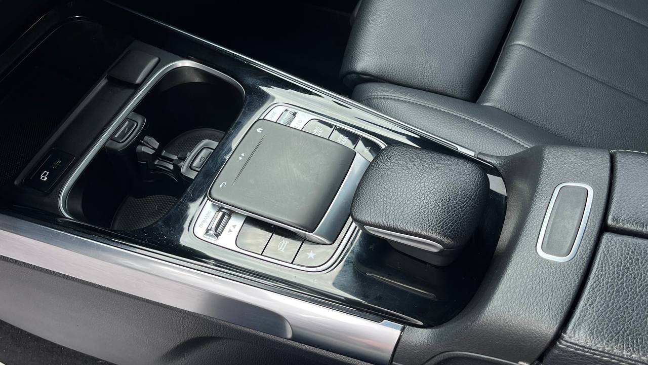 MERCEDES-BENZ GLB 250 2020