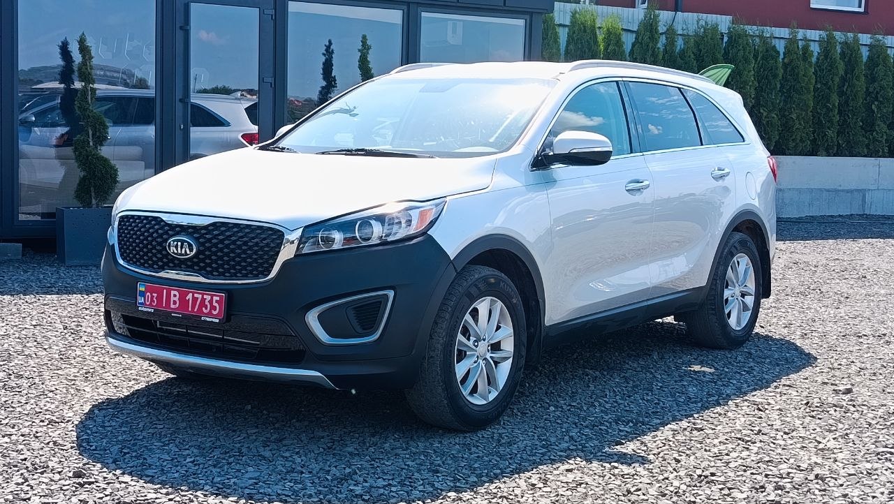 KIA SORENTO LX 2015