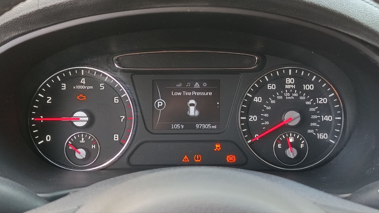 KIA SORENTO LX 2015