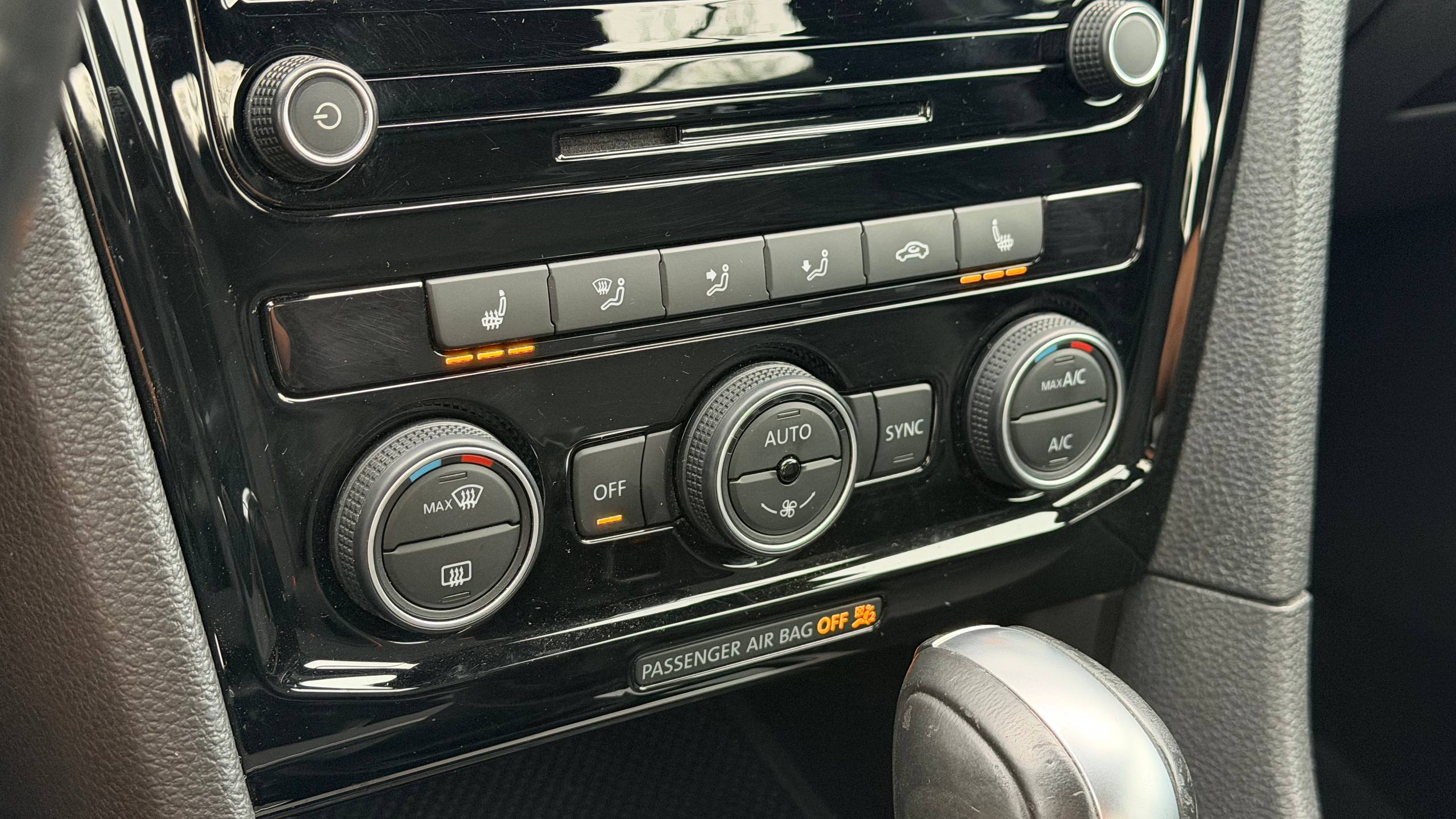 VOLKSWAGEN PASSAT R-Line 2021